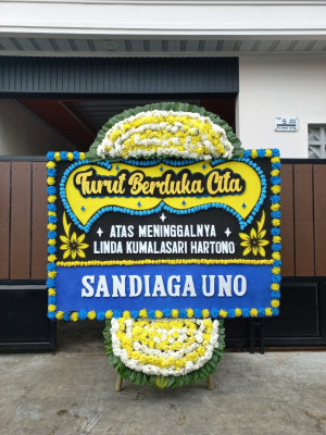 Papan Bunga Duka di Batang Onang