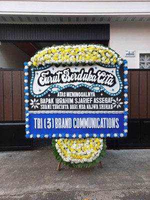 Papan Bunga Duka di Batang Onang